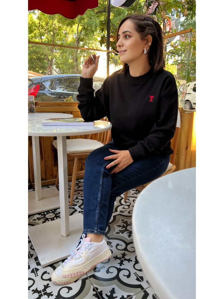 Pervin Çelik Kadın Orijinal Marka Siyah Kalp Detaylı Sweatshirt